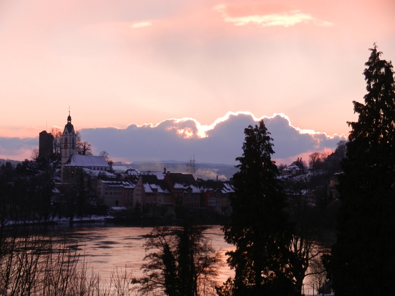 DSCN7301.JPG - Auf dem Heimweg erleben wir einen schönen Sonnenuntergang...