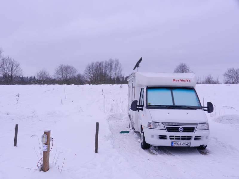 DSCN7411.JPG - Am nächsten Morgen sind wir erleichtert, dass es nicht allzusehr geschneit hatte, in der Nacht.