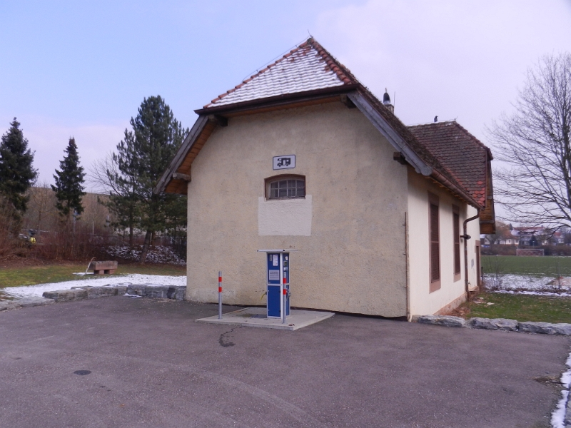 DSCN7548.JPG - Nun sind wir entgültig auf dem Heimweg und wollen unterwegs noch die Toilette und das restliche Wasser leeren. Wir steuern hierzu den kostenlosen Stellplatz in Schwaigern am Freibad an.