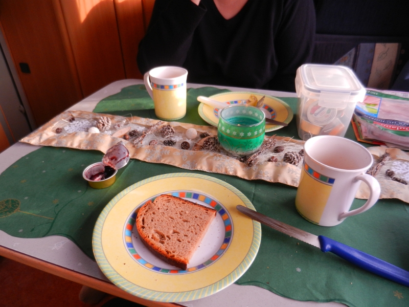 DSCN4148.JPG - Heute fällt das Frühstück eher bescheiden aus... Irgendwie hab ich noch nicht soo den Apetit.