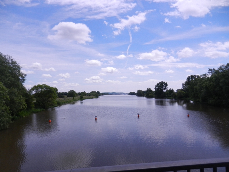 DSCN0716.JPG - Nun setzen wir unsere Radtour um den See fort.