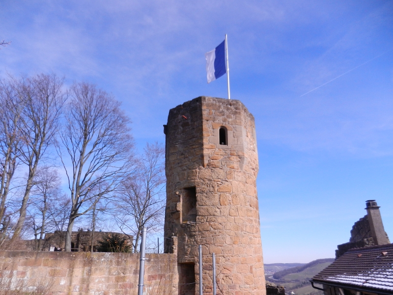 DSCN8108.JPG - Wir besichtigen nun die Burgruine.