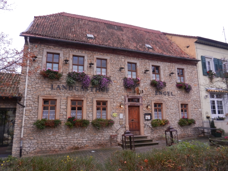 DSCN3923.JPG - Der Landgasthof Engel sieht echt schön aus.