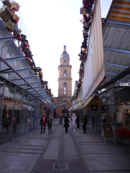 DSCN4201.JPG - ...durch die Gustav-Binder-Straße...