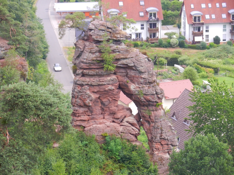 DSCN8865.JPG - Von hier oben erkennt man auch den Schillerfelsen.