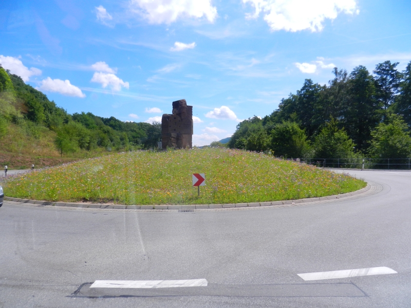 DSCN8989.JPG - Bei Annweiler kommen wir auf die B10 und düsen nun über Schwetzingen (VE) nach Hause.Trotz des Regens war es ein absolut schönes Wochenende. Am besten hat uns der Dahner Felsenpfad gefallen, echt empfehlenswert.Alla dann mal Tschau, bis zum nächsten mal... Gruß mic