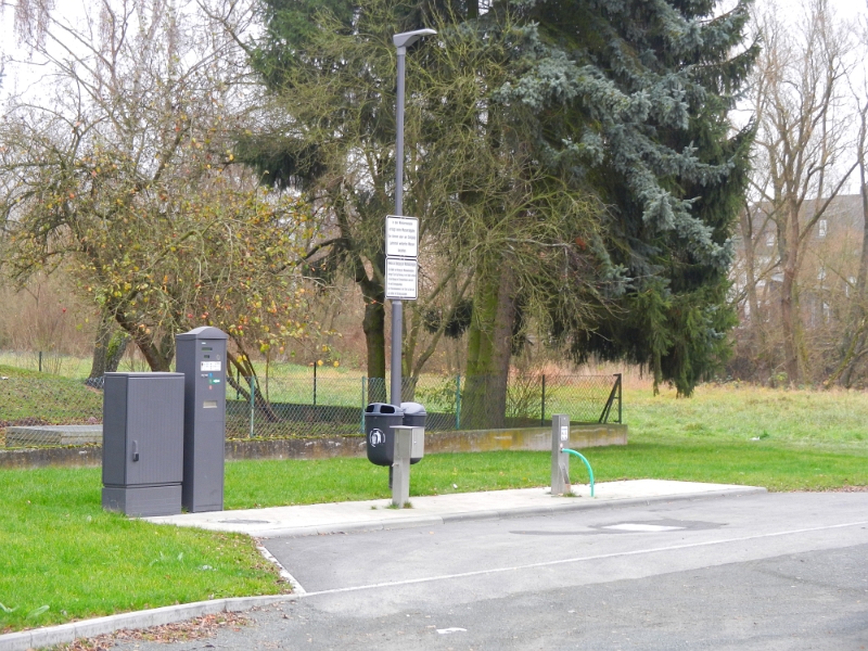 DSCN1774.JPG - Die VE und der Parkticketautomat.