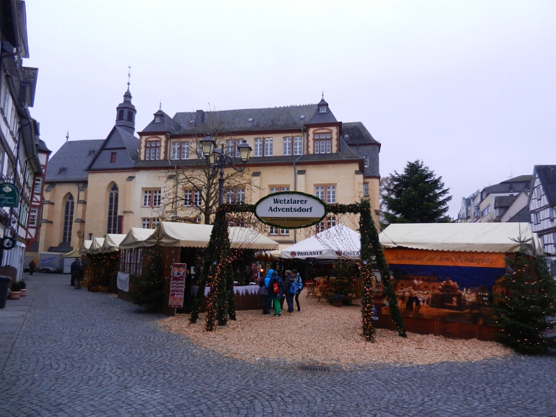 DSCN1837.JPG - Es riecht nach Glühwein!!! Aaaah, hier ist der nächste Weihnachtsmarkt, genauer das Adventsdorf.