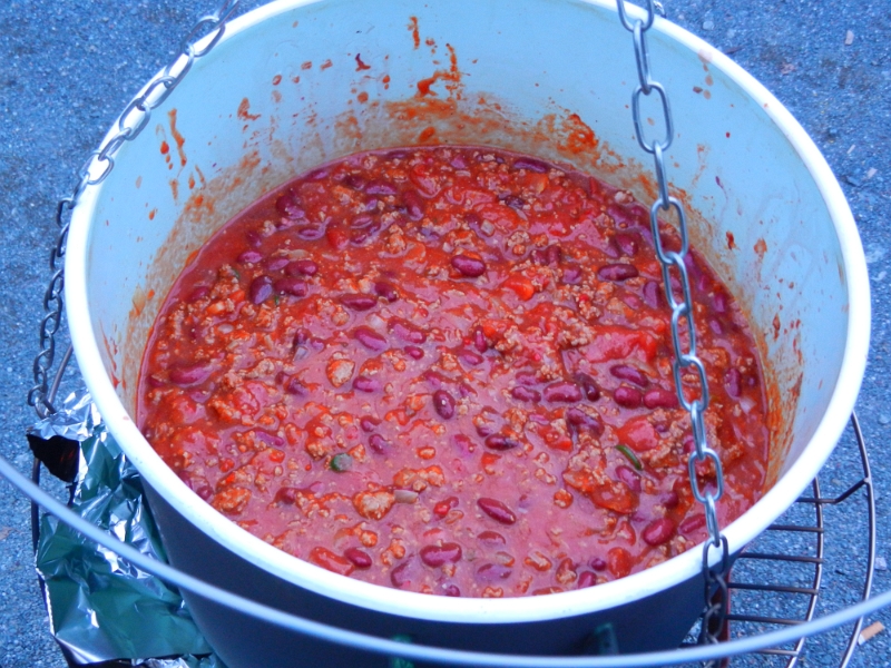 DSCN1912.JPG - Es gibt ein leckeres Chili... Jamjam