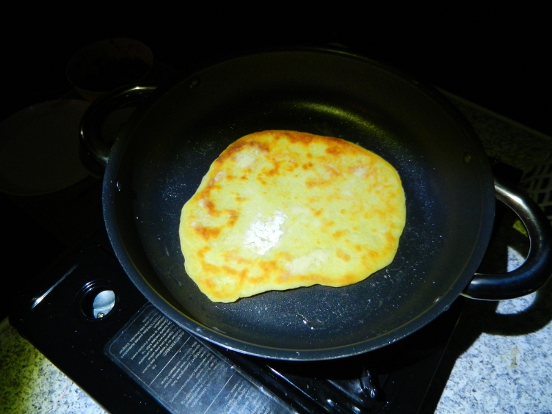 DSCN1921.JPG - Britta hat frische Tortillas zubereitet.