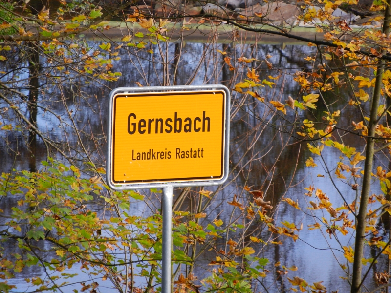 DSCN1378.JPG - Wir starten nun den Rundgang durch Gernsbach Altstadt.