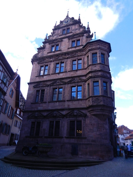 DSCN1444.JPG - ...Alte Rathaus, dem Wahrzeichen der Stadt.