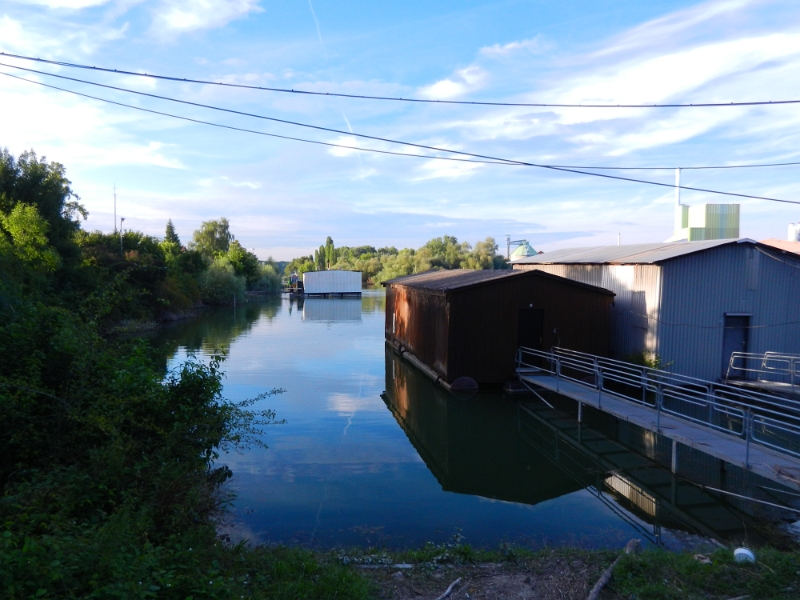 DSCN9068.JPG - Hier schau ich mir den kleinen Hafen mal genauer an