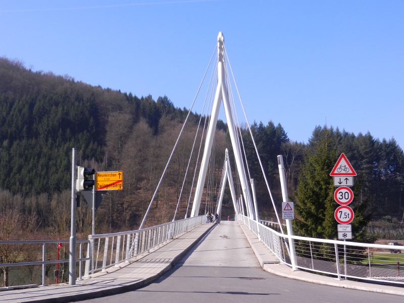 DSCN5698.JPG - Wir laufen zunächst in richtung Bahnhof.