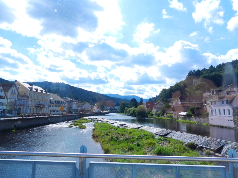 DSCN9346.JPG - Wir kommen durch Gernsbach, wo wir auch irgendwann ein Wochenende bleiben wollen um eine Wanderung zu machen.