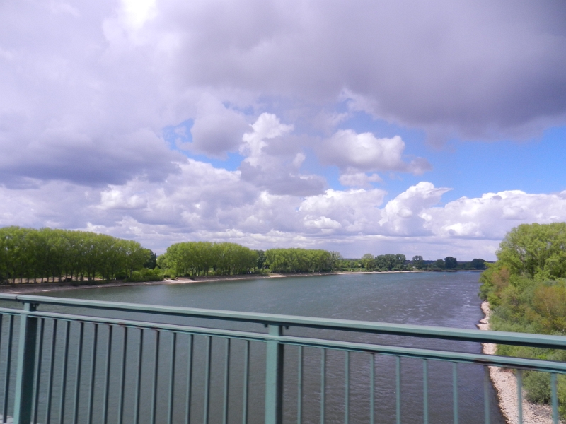 DSCN6354.JPG - Wir fahren über den Rhein... Wie oft haben wir diesen Anblick wohl schon geknipst??? ;-)