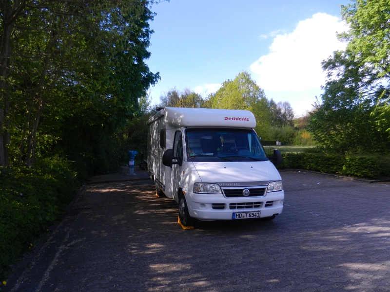 DSCN6372.JPG - Wir finden dann ein schönes Plätzchen in Ommersheim (Mandelbachtal), direkt am Weiher.