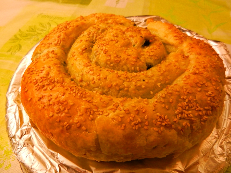 DSCN2054.JPG - So gegen 22:00 Uhr sind wir auf dem Stellplatz in Mosbach angekommen. Hier im Bild seht ihr einen Börek, den ich selbst gemacht gemacht habe!