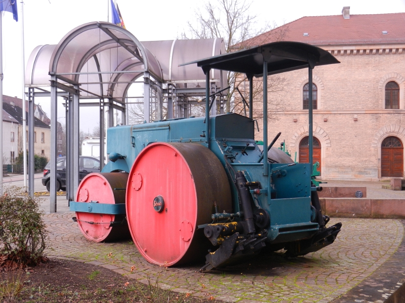 DSCN4642.JPG - Ein paar Schritte vom Stellplatz entfernt befindet sich das Deutsche Straßenmuseum.