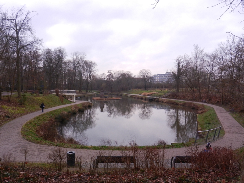 DSCN4651.JPG - So, Einkäufer erledigt... Jetzt gehts wieder zurück zum Stellplatz. Hierbei kommen wir erneut an diesem See vorbei.