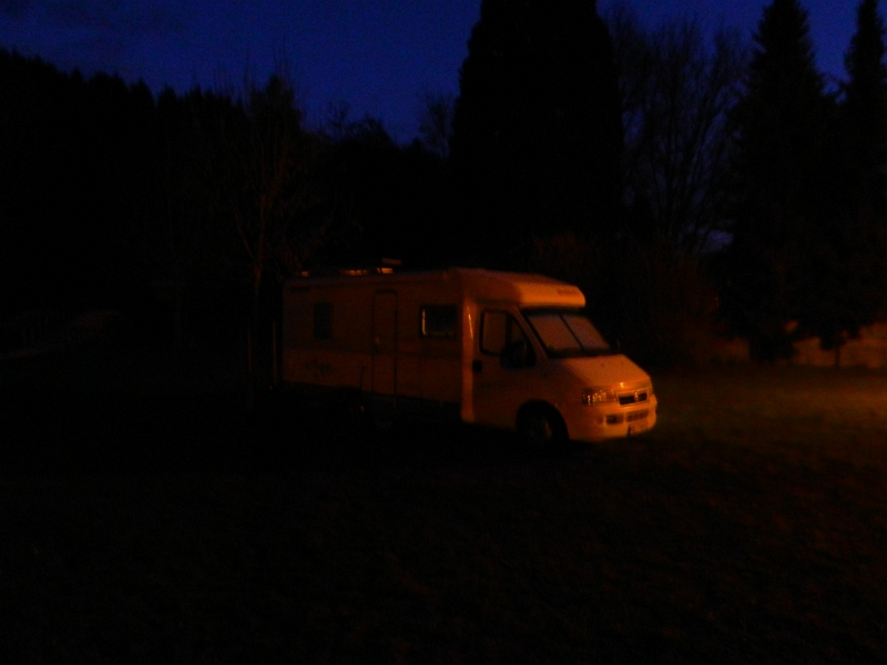 DSCN2137.JPG - So gegen 17:30 Uhr kommen wir am Stellplatz in Reipoltskirchen an. Auf Anhieb gefällt uns der Platz. Passt, hier bleiben wir die nächsten 2 Nächte.