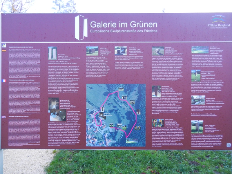 DSCN2160.JPG - ...zunächst laufen wir der "Galerie im Grünen" nach.