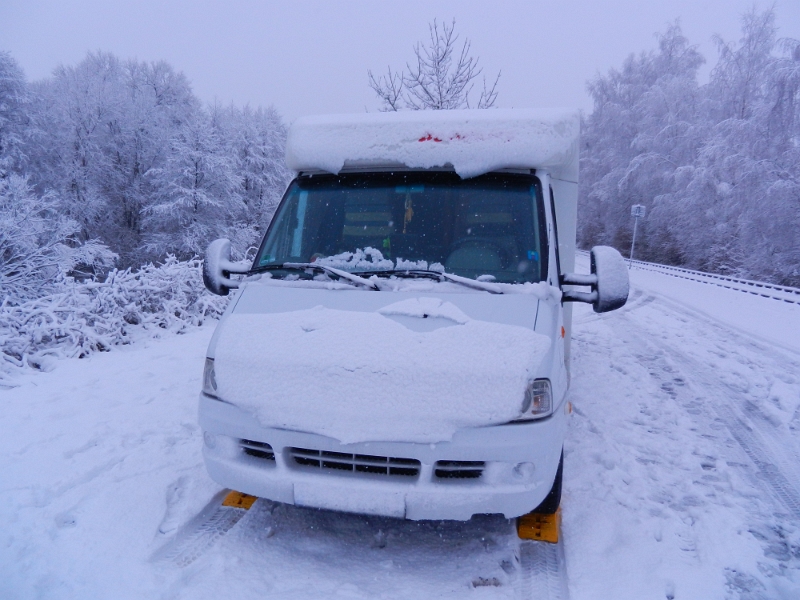 DSCN2226.JPG - Da ist doch noch ordentlich Schnee runtergekommen! Egal, wir stehen hier jetzt ganz gut.