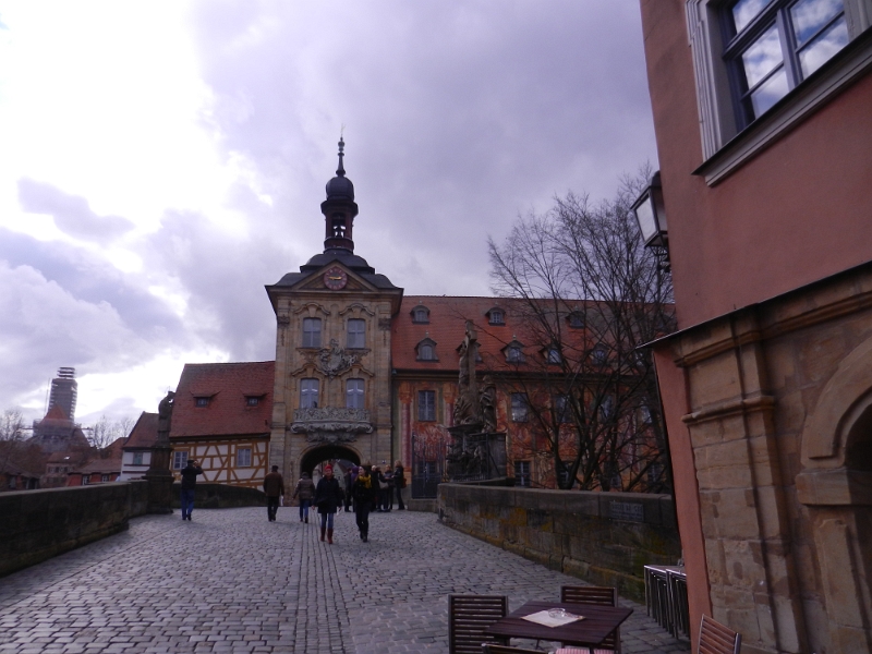 DSCN5077.JPG - Wir kommen nun zum alten Rathaus, eines der Wahrzeichen der Stadt Bamberg.