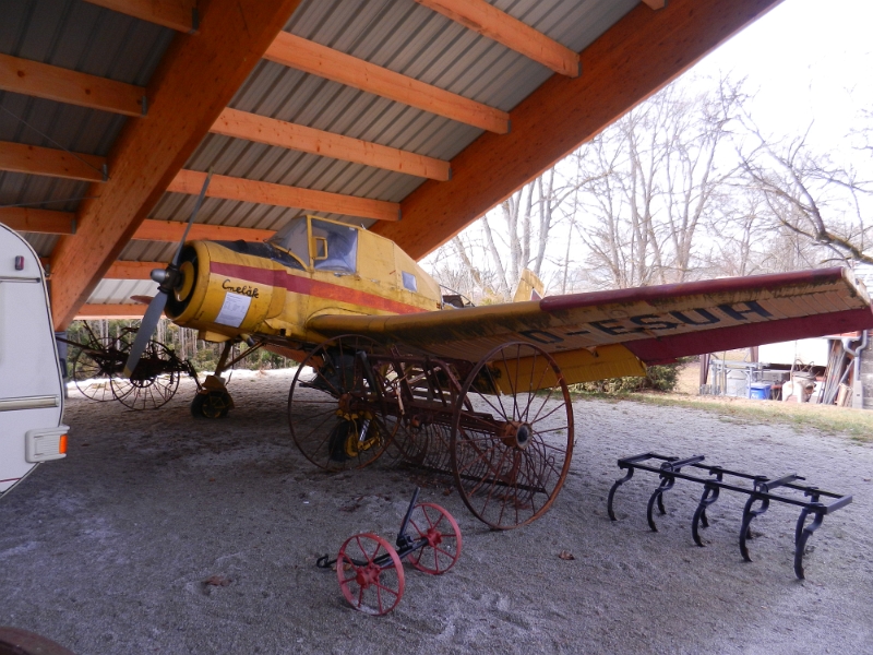 DSCN5348.JPG - Ein mitgenommenes Agrarflugzeug.