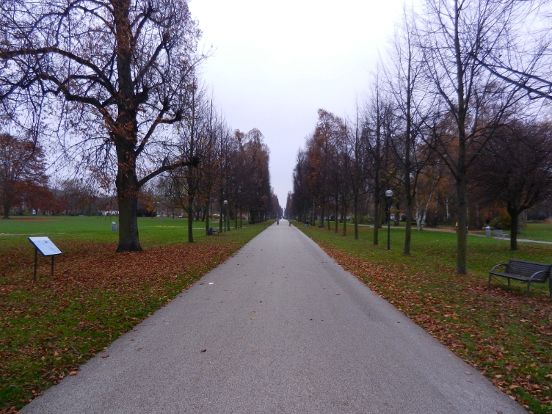 DSCN1635.JPG - Wir beginnen nun unseren Stadtrundgang...