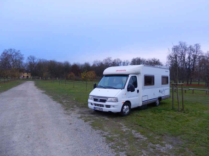 DSCN1724.JPG - Wir wollen uns das Wasserschloss Monrepos anschauen. Es gibt einen großen kostenlosen Parkplatz wo man bestimmt auch übernacht schön steht. ;-)