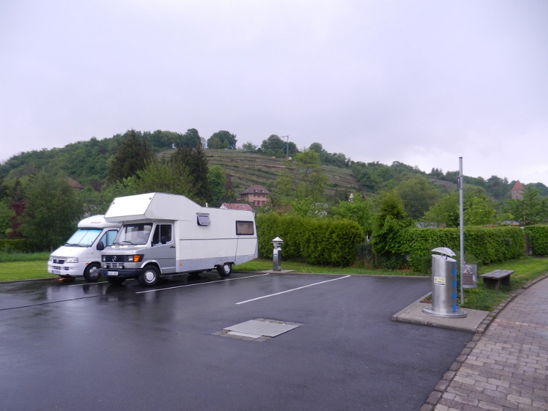 DSCN6740.JPG - Der Platz verfügt über eine Hygienja-Anlage zum Ver- und Entsorgen. Zu unserer Überraschung ist die Entsorgung kostenlos. Wasser gibts auch umsonst!?!? Dann dann...Klar, das wir hier bleiben.