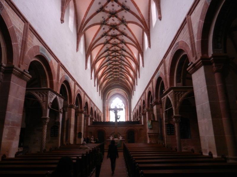 DSCN6817.JPG - Wir schauen uns die Kirche genauer an.