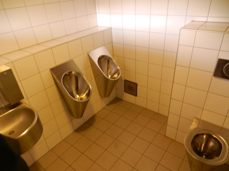 DSCN6879.JPG - Die Toiletten sind erstaunlich sauber!