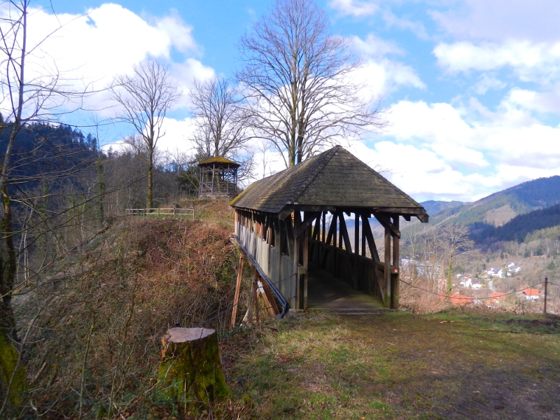 DSCN3800.JPG - Noch über die "Zugbrücke"...