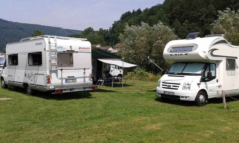 20150704_144314.jpg - Unsere Wagenburg.