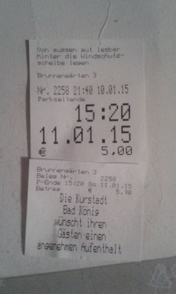 20150110_214415.jpg - Nach dem Thermenbesuch hole ich erneut ein Parkticket am Stellplatz.Komisch um 21:40 Uhr bezahlt aber nur bis 15:20 am nächsten Tag gültig?!? Das sind aber keine 24 Stunden!!! Egal, wir hauen eh früher ab!