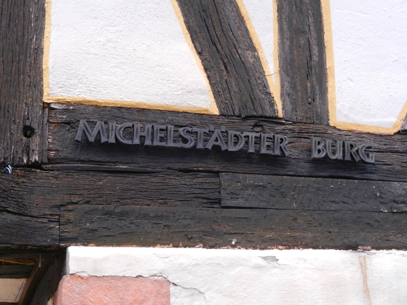 DSCN2457.JPG - Wir kommen zur Michelstädter Burg.