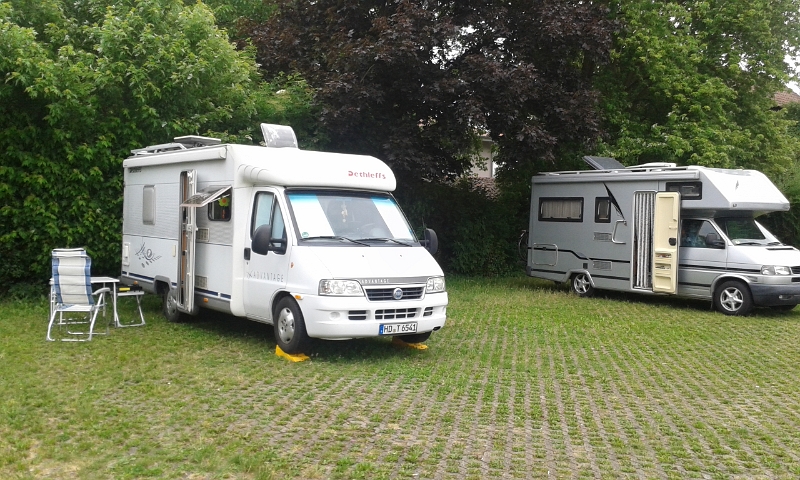 20150613_160428.jpg - ...und schwupps sind wir in Herxheim auf dem Stellplatz angekommen.