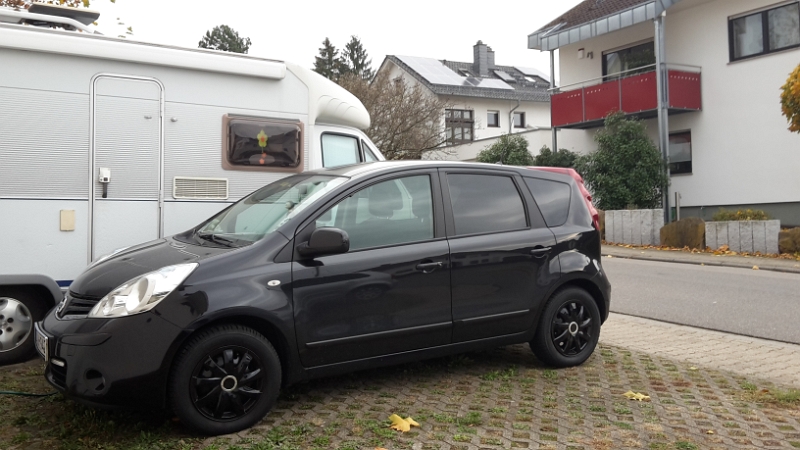 20151113_142702.jpg - So, STARTKLAR!Noch Biene abholen und los gehts...Achja, wir wollen irgendwo in der Nähe von Minfeld einen Stellplatz besuchen weil Bienes Eltern gemeinsam mit uns morgen ein Reisemobil anschauen wollen, das sie evtl. kaufen möchten.