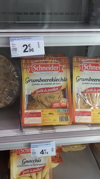 20151113_173528.jpg - Man merkt, dass man im Elsass ist. Hier gibt Grumbeerekiechle :-)