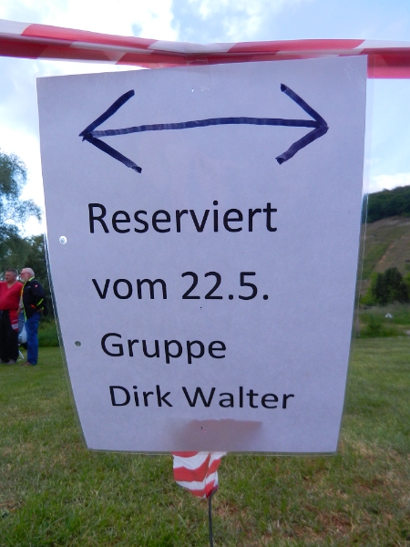 DSCN4136.JPG - Am Ende des Stellplatz's finden wir "unsere Gruppe". Dirk hat bereits im Vorfeld einen Bereich extra für uns reserviert! :-)