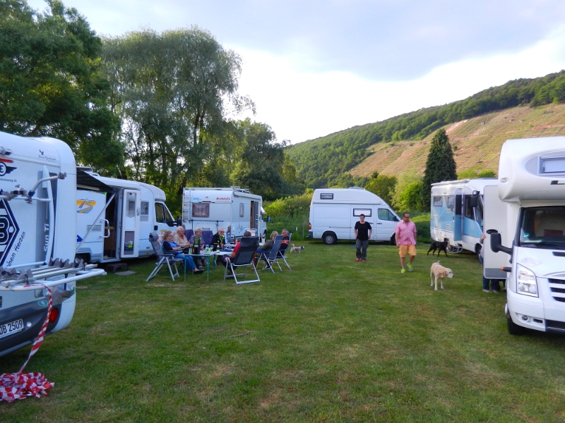 DSCN4149.JPG - Anne & Rotschi sind nun auch eingetroffen, somit ist unsere Wagenburg komplett!