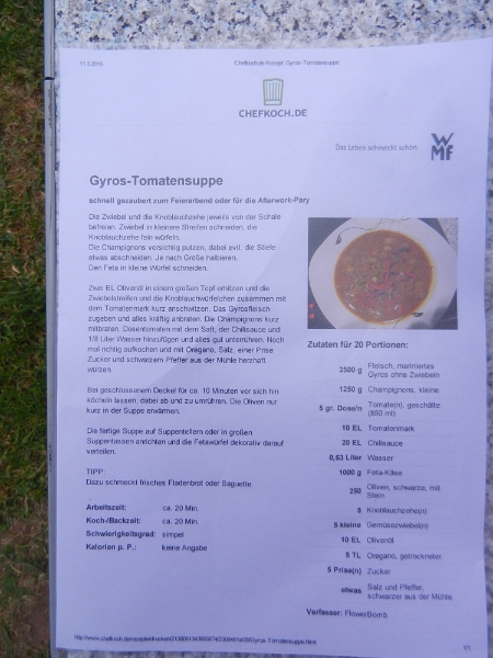 DSCN4183.JPG - Britta und Dirk zaubern heute eine Gyros-Tomatensuppe. Man beachte die Mengenangaben! :-)