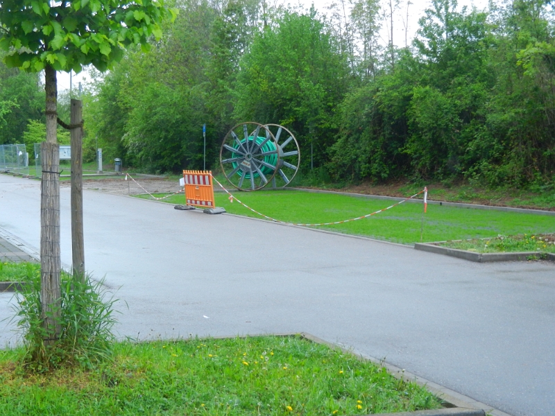 DSCN4117.JPG - In Weinsberg machen wir auf dem Stellplatz einen Zwischenstopp um die Tanks zu leeren. Wie es aussieht wird der Platz komplett neu gestaltet und mit Rasengittersteine befestigt! :-)