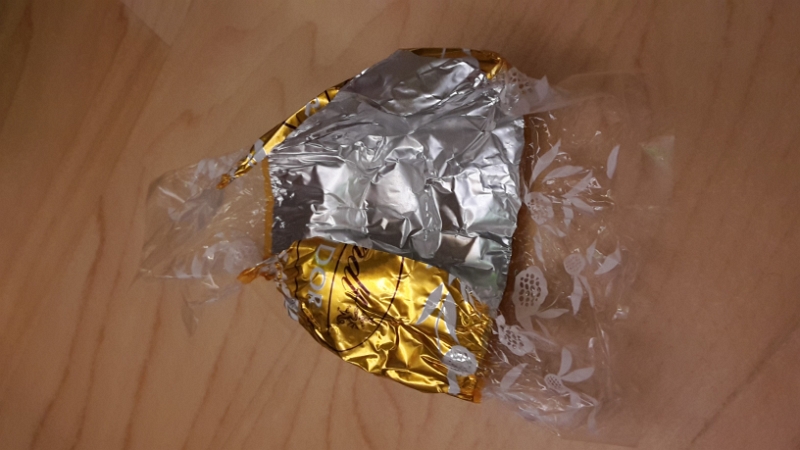 20151030_185257.jpg - Hallo Dagmar, deine Lindor-Kugeln haben immerhin fast einen Tag überlebt! ;-)