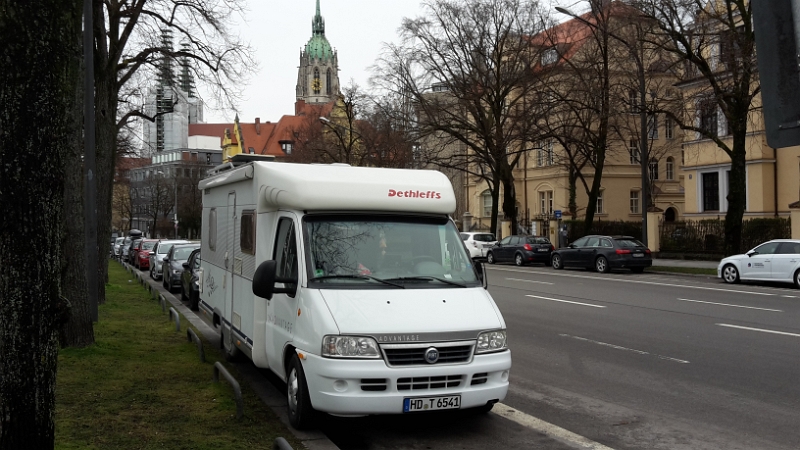 20160303_095926.jpg - Zum Glück finde ich einen Parkplatz in der Nähe.