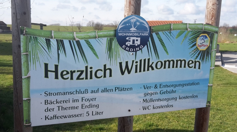 20160304_095951.jpg - Auf dem Weg zur Therme das Willkommen's-Schild geknipst.