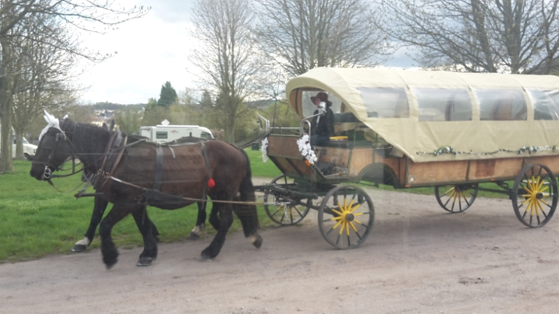 20160408_172856.jpg - Aha, Wohnwagen dürfen auch hier rein!? :-)