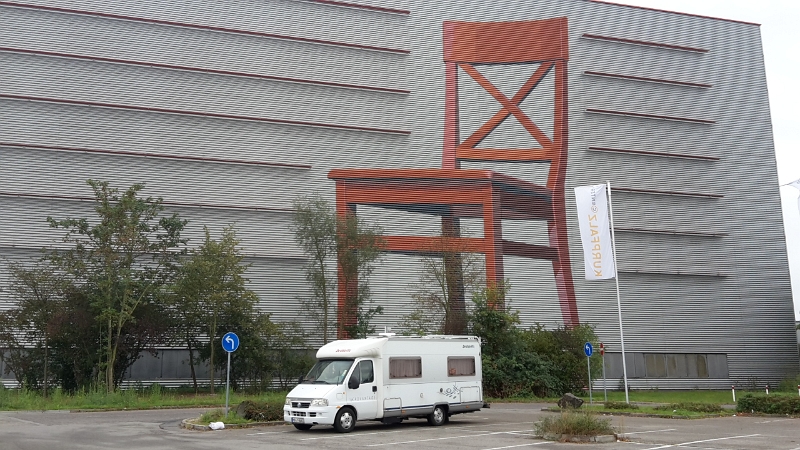 20161008_111423.jpg - Zunächst landen wir in Mannheim Vogelstang beim Kurpfalz-Center.Dort holen wir auch gleich die Zutaten für unser Abendessen. Wir wollen passend zum aktuellen Wetter, Rinderrouladen mit Klösen und Rotkraut machen! ;-)